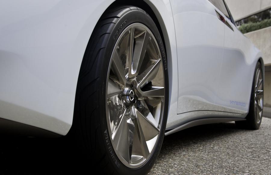  Nissan Ellure Concept 2010 года  (фото 28 из 52)